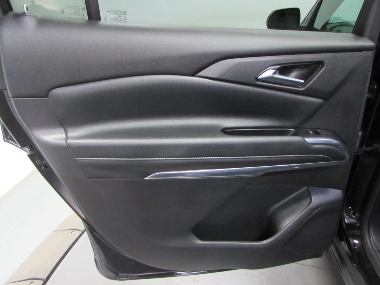 Chevrolet Traverse Vehicle Full-screen Gallery Image 14
