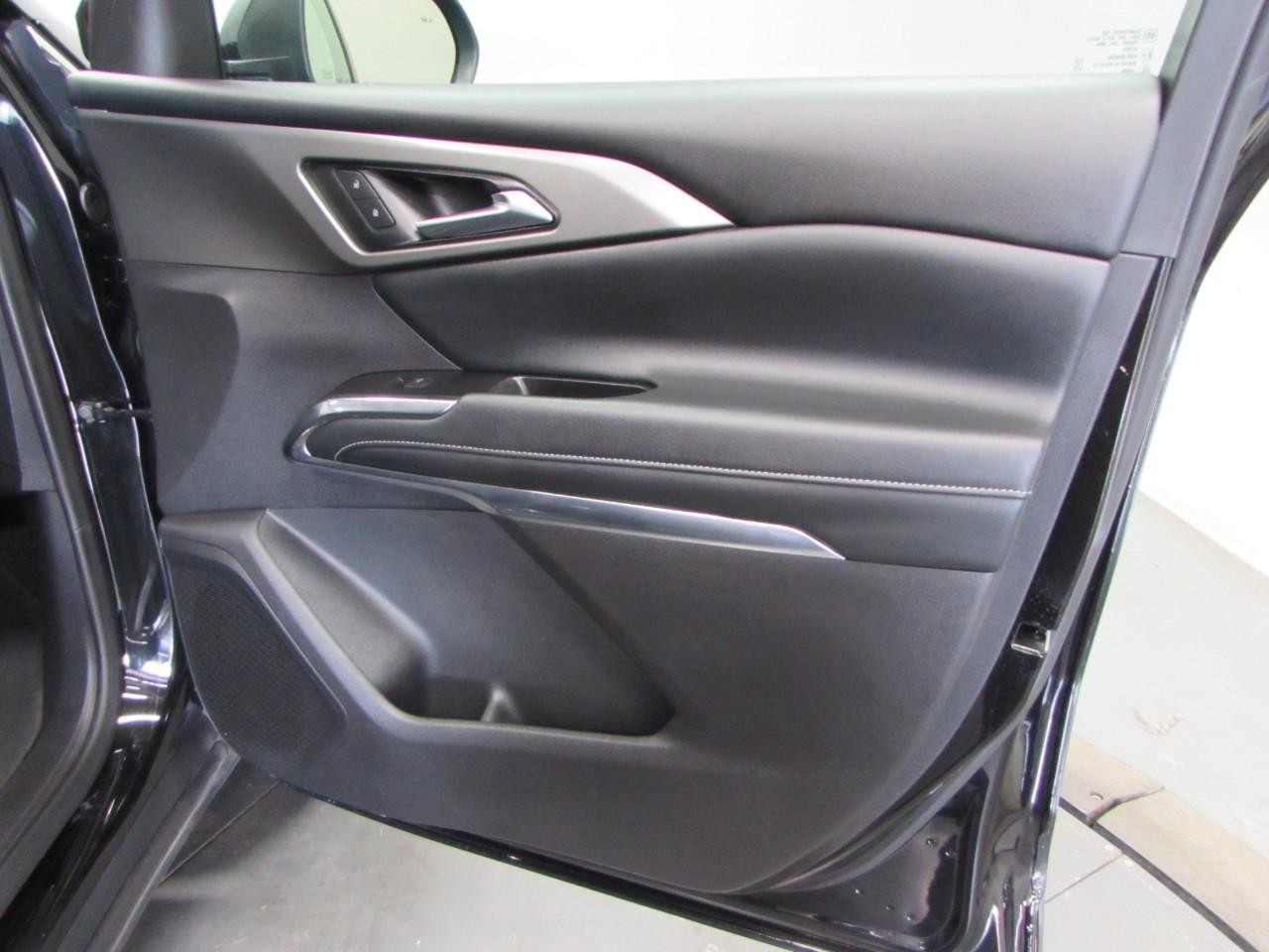 Chevrolet Traverse Vehicle Full-screen Gallery Image 17