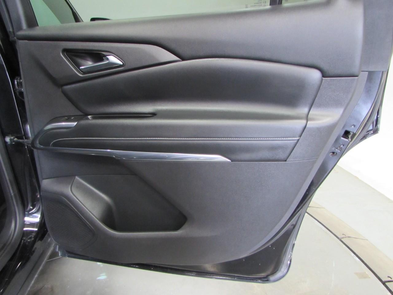 Chevrolet Traverse Vehicle Full-screen Gallery Image 19