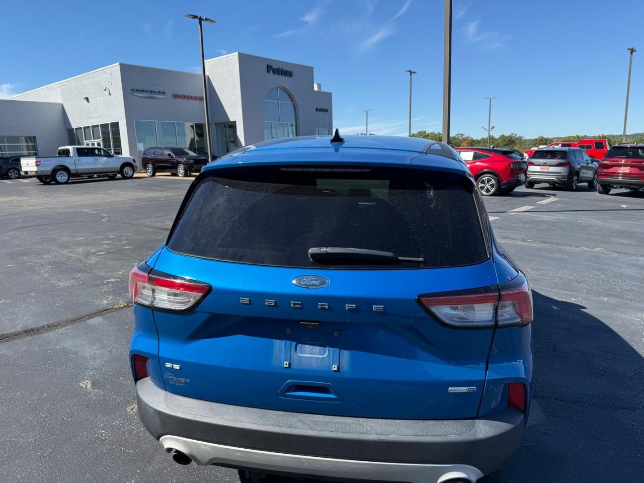 Ford Escape Vehicle Full-screen Gallery Image 07