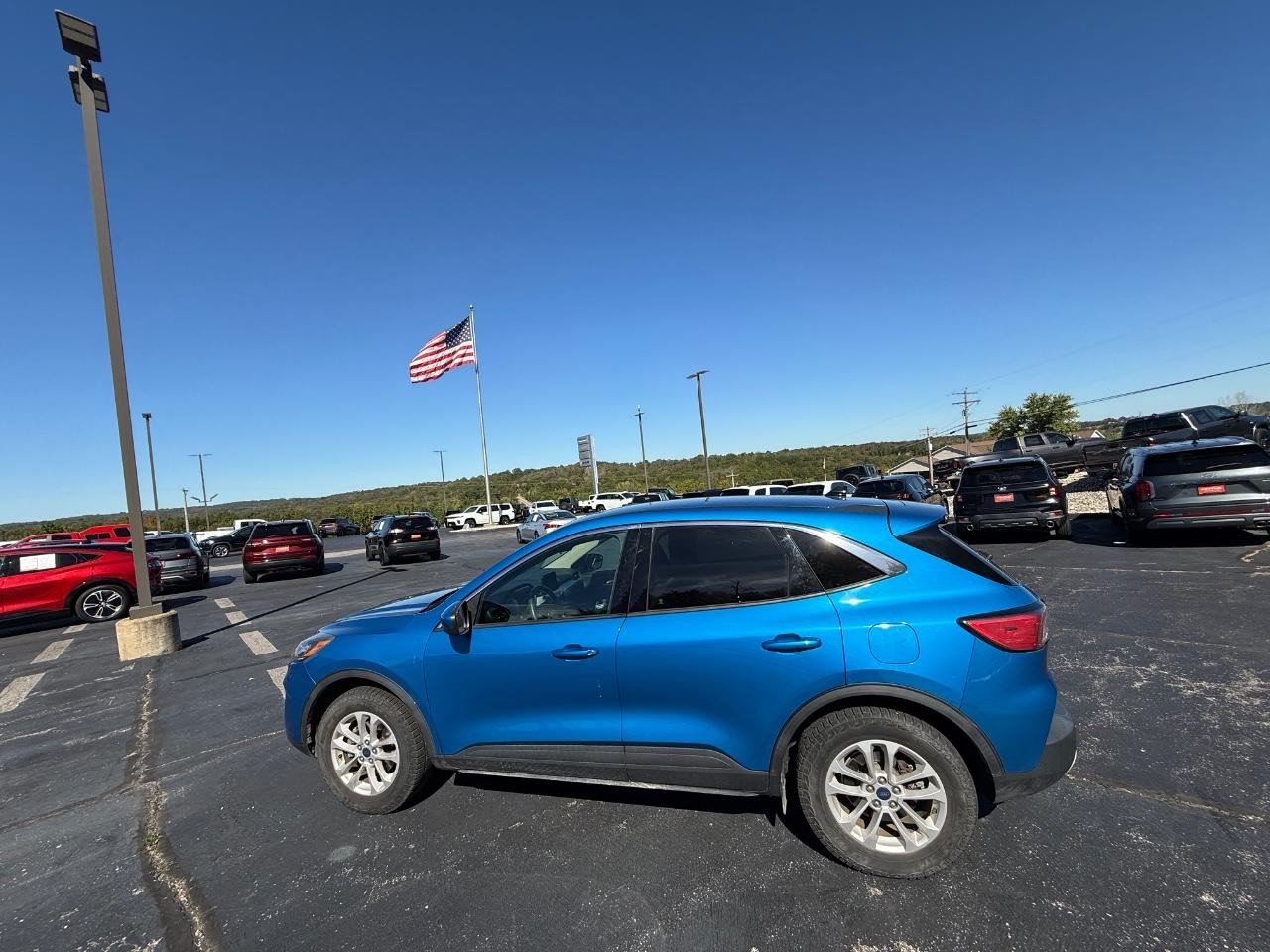 Ford Escape Vehicle Full-screen Gallery Image 09