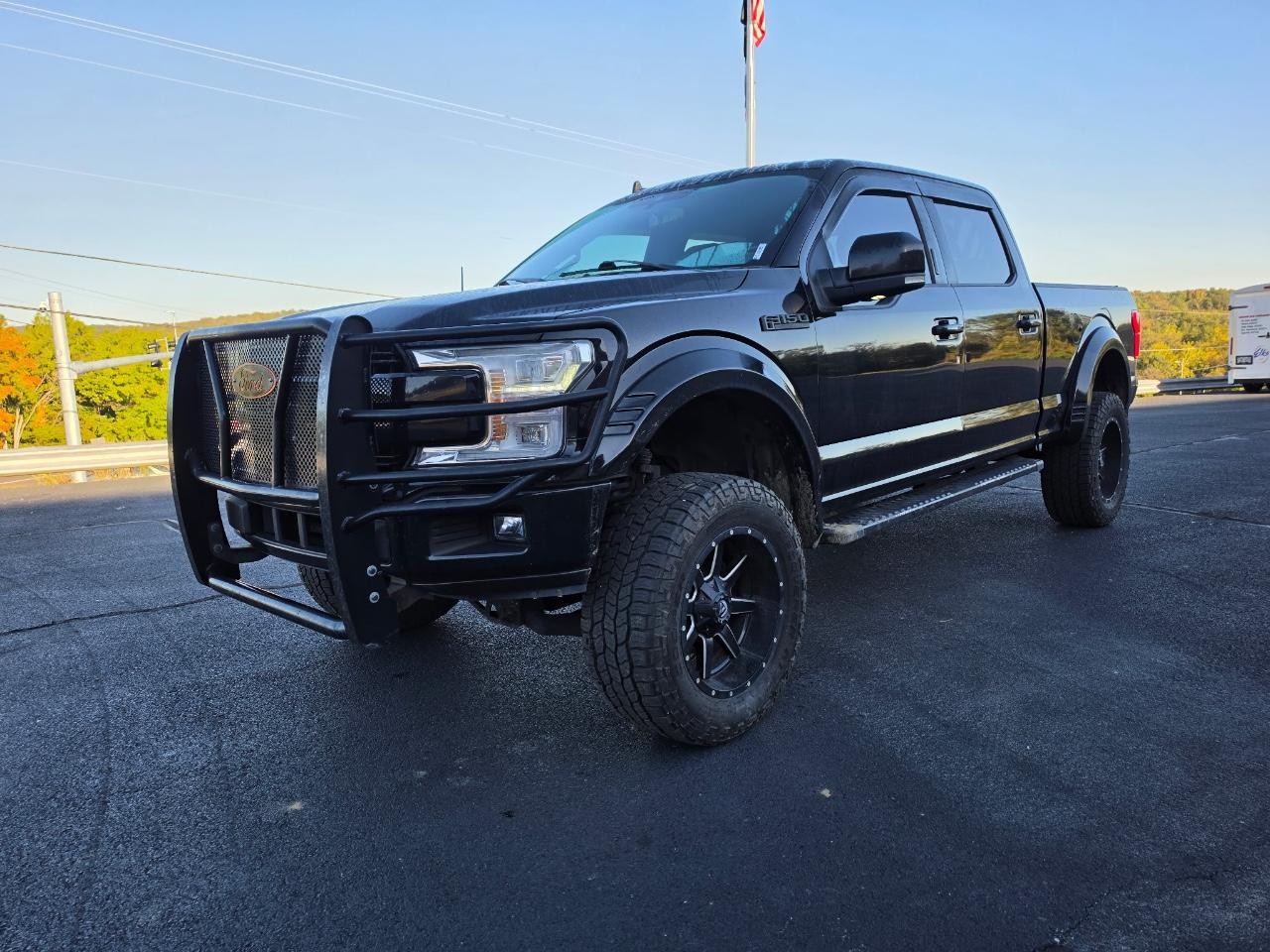 Ford F-150 Vehicle Full-screen Gallery Image 02
