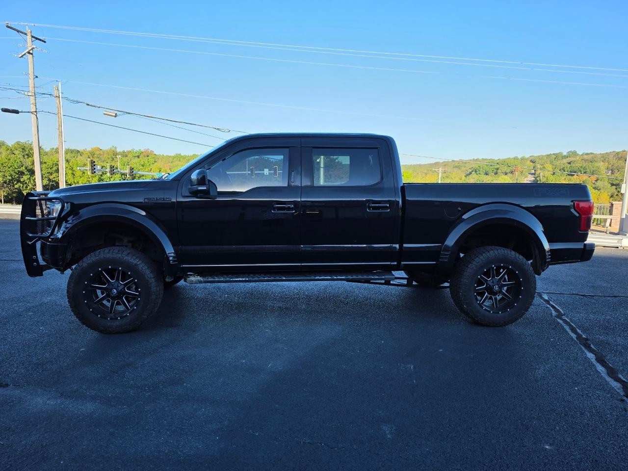 Ford F-150 Vehicle Full-screen Gallery Image 03