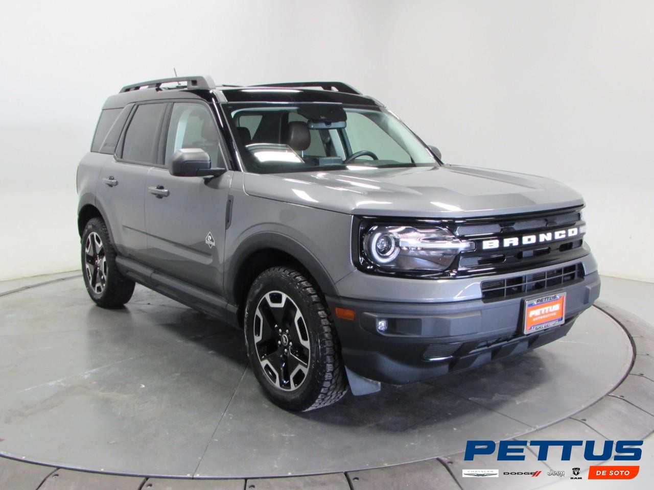 Ford Bronco Sport Vehicle Full-screen Gallery Image 01