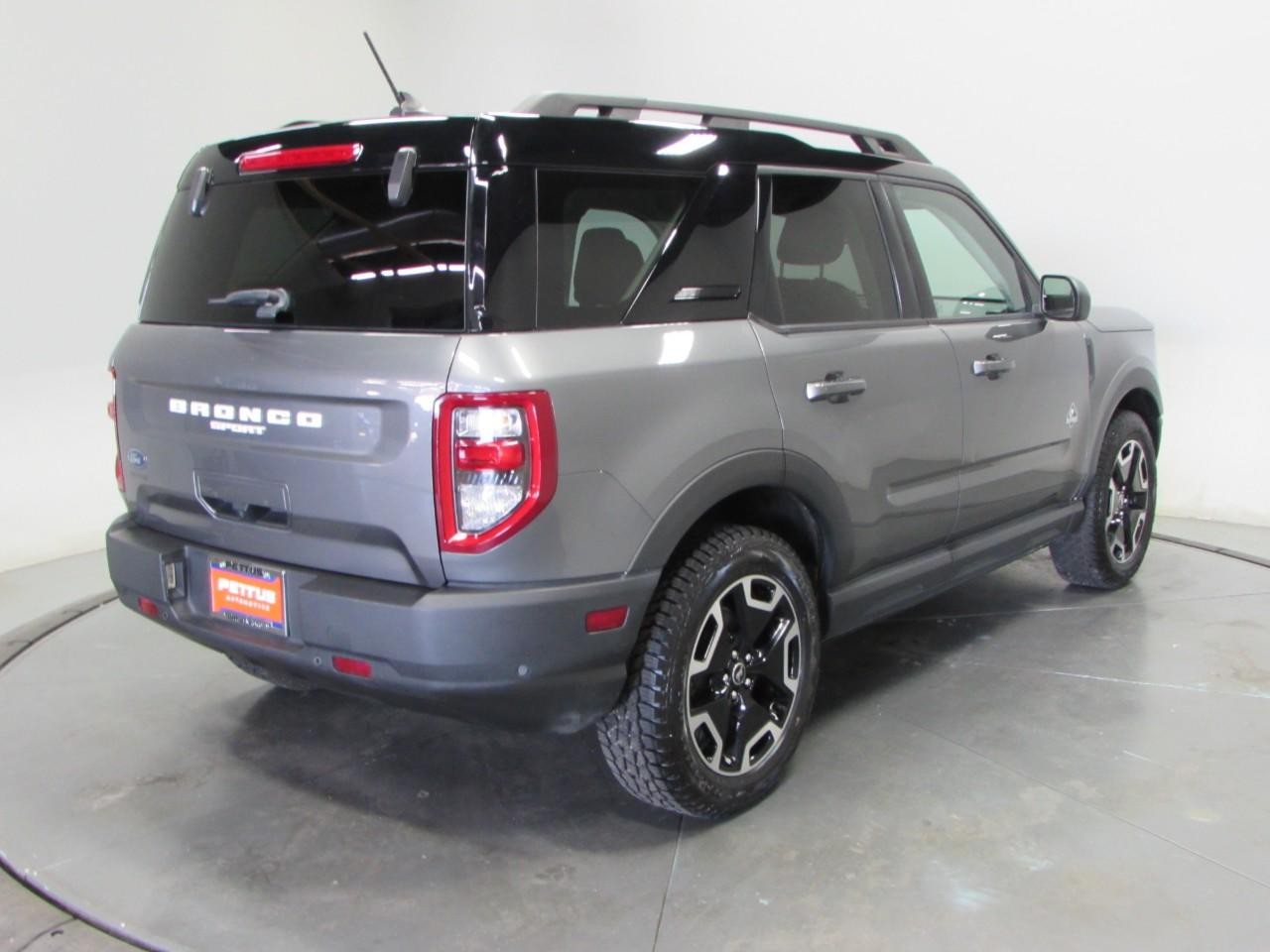 Ford Bronco Sport Vehicle Full-screen Gallery Image 07