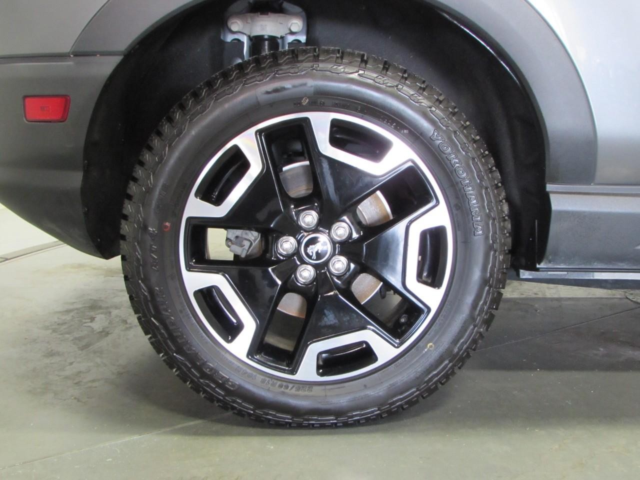 Ford Bronco Sport Vehicle Full-screen Gallery Image 09