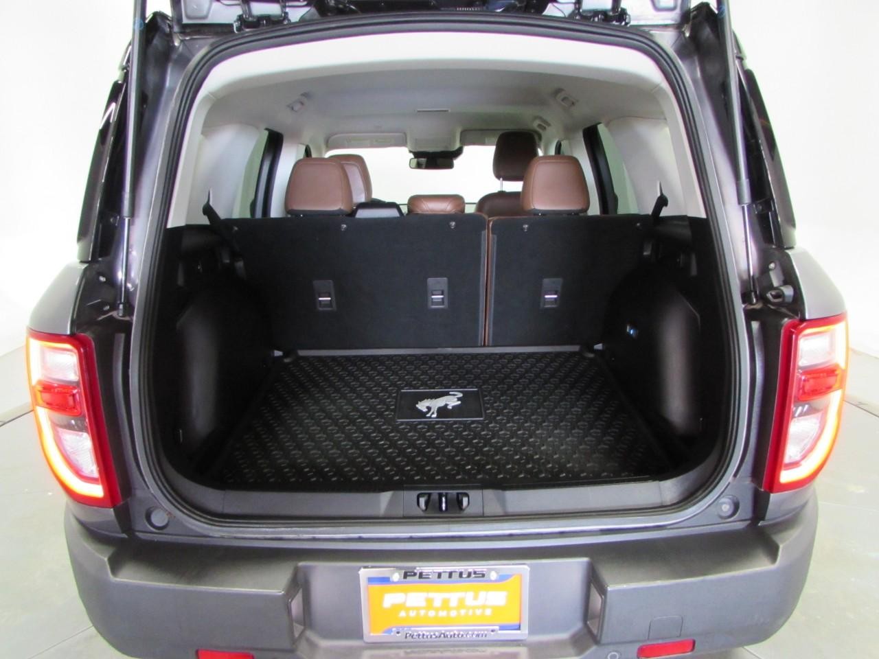 Ford Bronco Sport Vehicle Full-screen Gallery Image 11