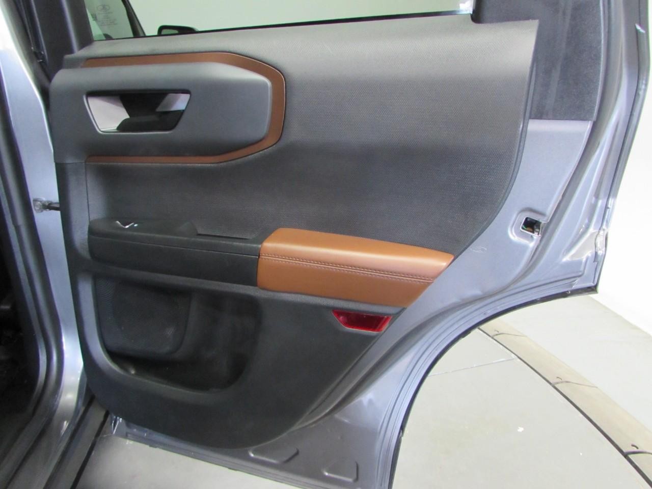 Ford Bronco Sport Vehicle Full-screen Gallery Image 18