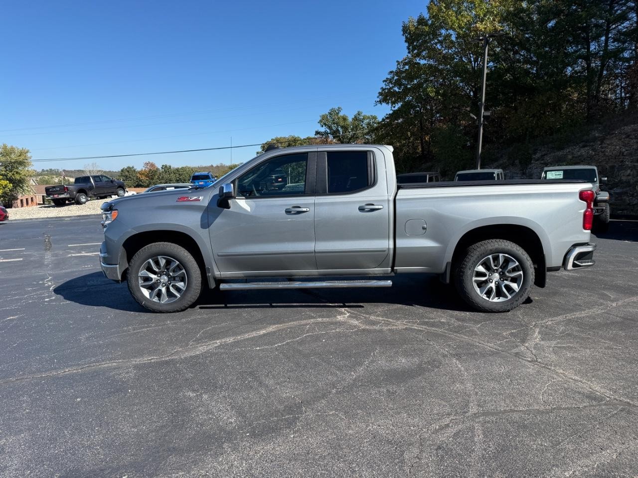 Chevrolet Silverado 1500 Vehicle Full-screen Gallery Image 03
