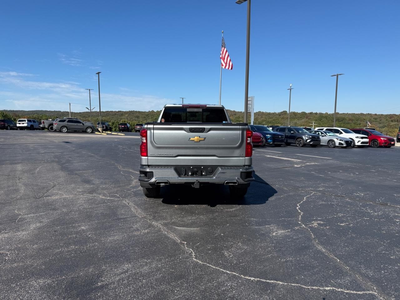 Chevrolet Silverado 1500 Vehicle Full-screen Gallery Image 04