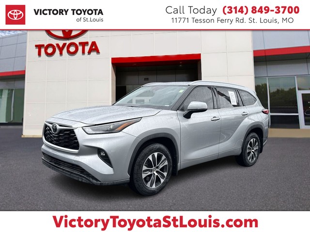 2022 Toyota Highlander XLE at Victory Toyota of St. Louis in St. Louis MO