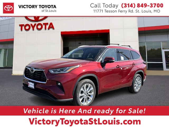 2025 Toyota Highlander XLE at Victory Toyota of St. Louis in St. Louis MO