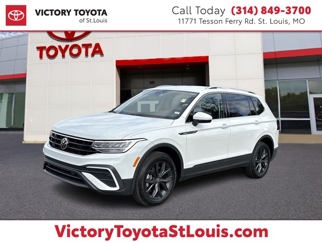 2024 Volkswagen Tiguan SE at Victory Toyota of St. Louis in St. Louis MO