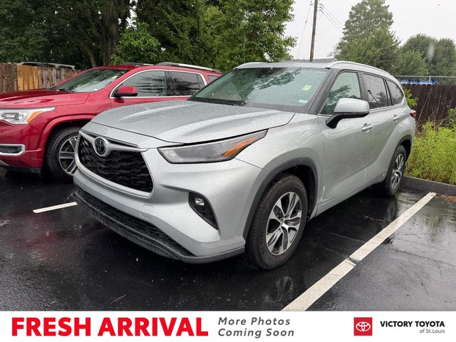 2023 Toyota Highlander XLE at Victory Toyota of St. Louis in St. Louis MO