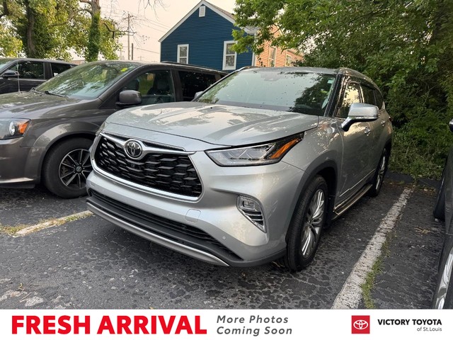 2022 Toyota Highlander Platinum at Victory Toyota of St. Louis in St. Louis MO