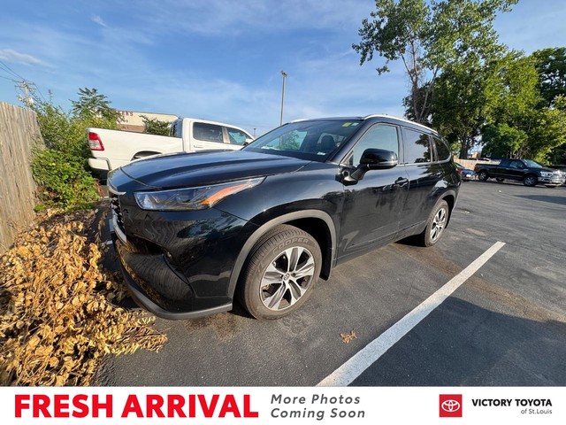 2022 Toyota Highlander XLE at Victory Toyota of St. Louis in St. Louis MO