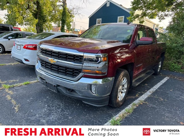 2017 Chevrolet Silverado 1500 4WD LT w/1LT Crew Cab at Victory Toyota of St. Louis in St. Louis MO