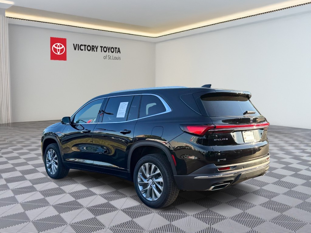 Buick Enclave Vehicle Full-screen Gallery Image 06