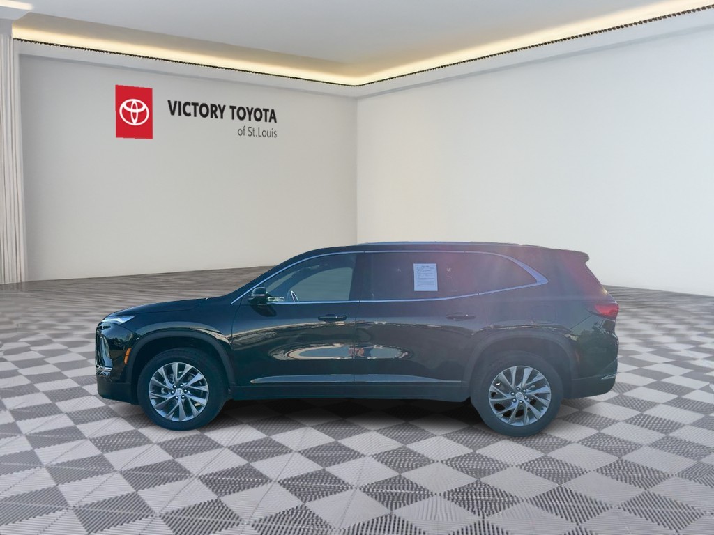 Buick Enclave Vehicle Full-screen Gallery Image 07