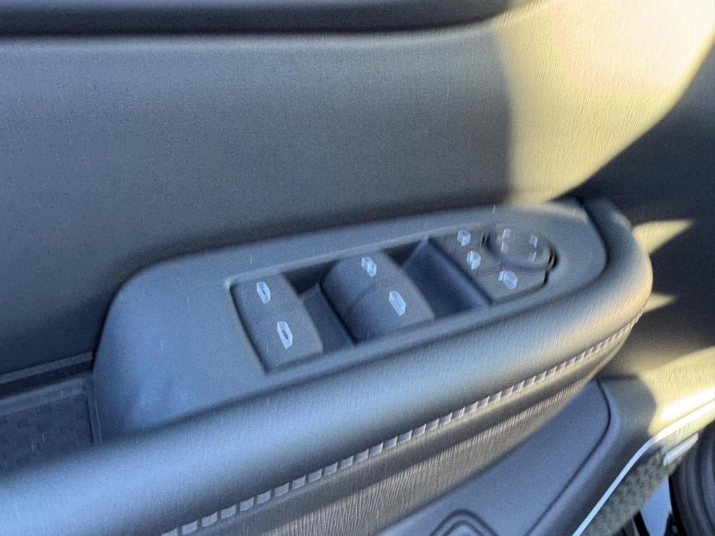 Buick Enclave Vehicle Full-screen Gallery Image 19