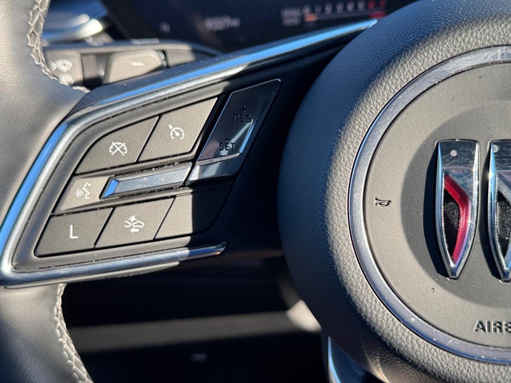 Buick Enclave Vehicle Full-screen Gallery Image 23