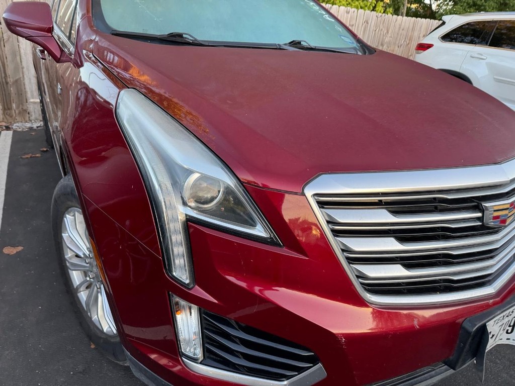 Cadillac XT5 Vehicle Full-screen Gallery Image 04