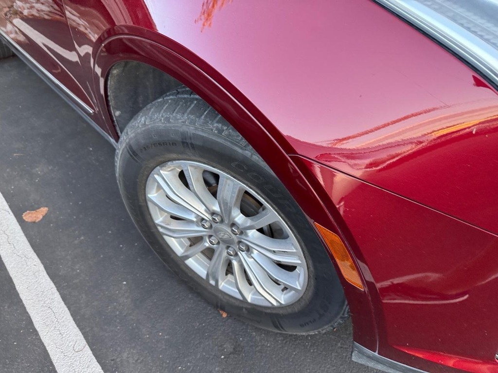 Cadillac XT5 Vehicle Full-screen Gallery Image 06