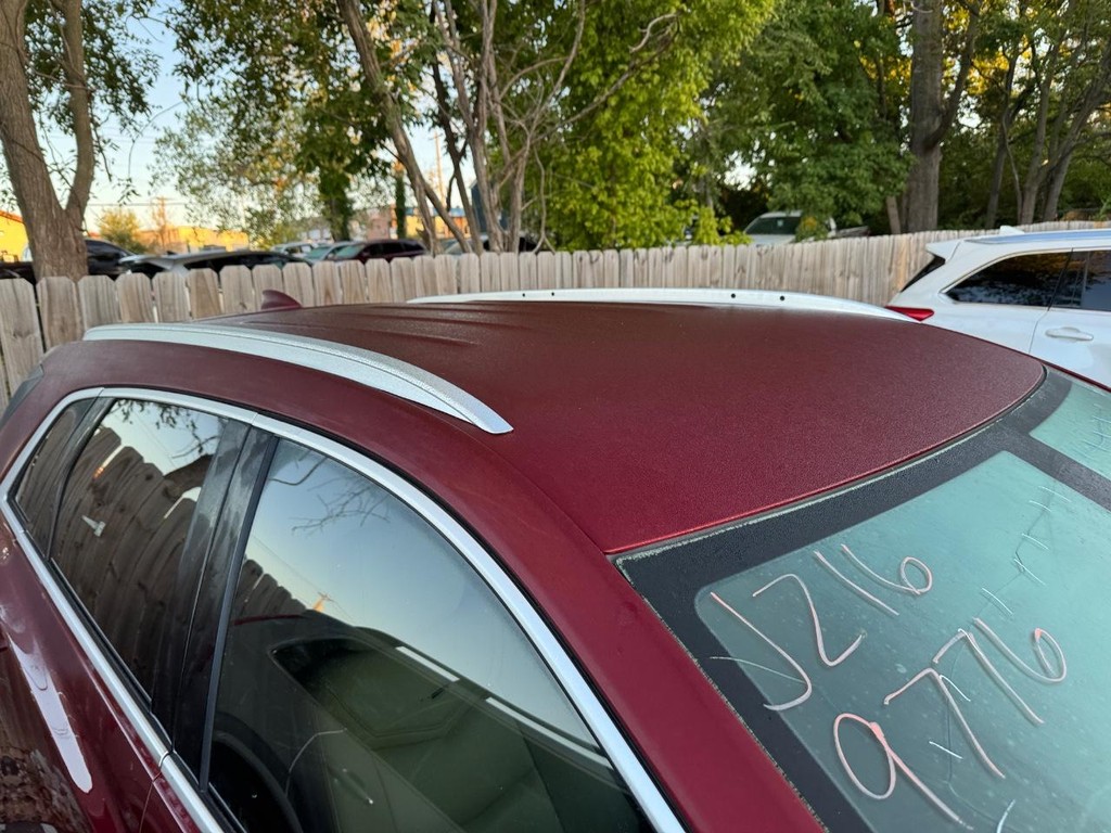 Cadillac XT5 Vehicle Full-screen Gallery Image 10