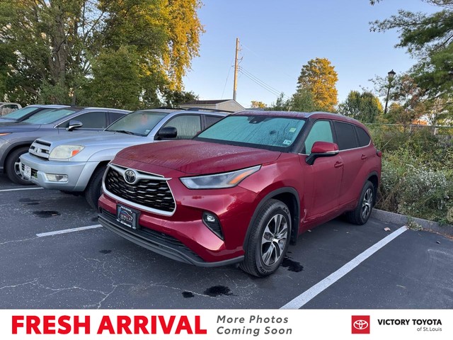 2021 Toyota Highlander XLE at Victory Toyota of St. Louis in St. Louis MO