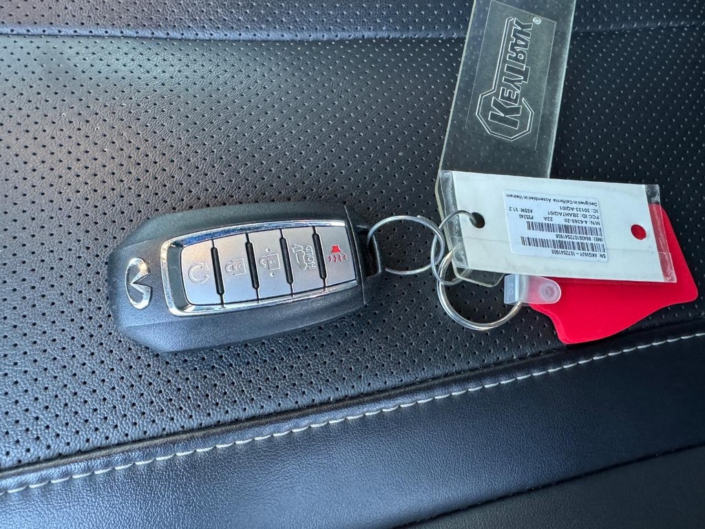 INFINITI QX60 Vehicle Full-screen Gallery Image 09