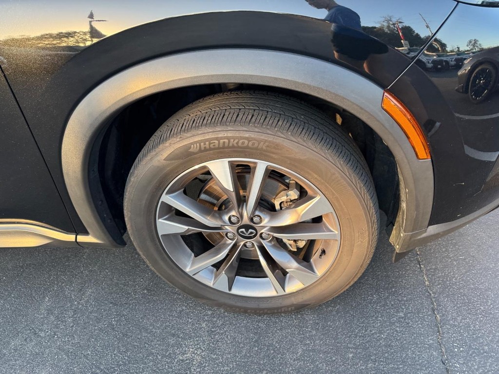 INFINITI QX60 Vehicle Full-screen Gallery Image 11