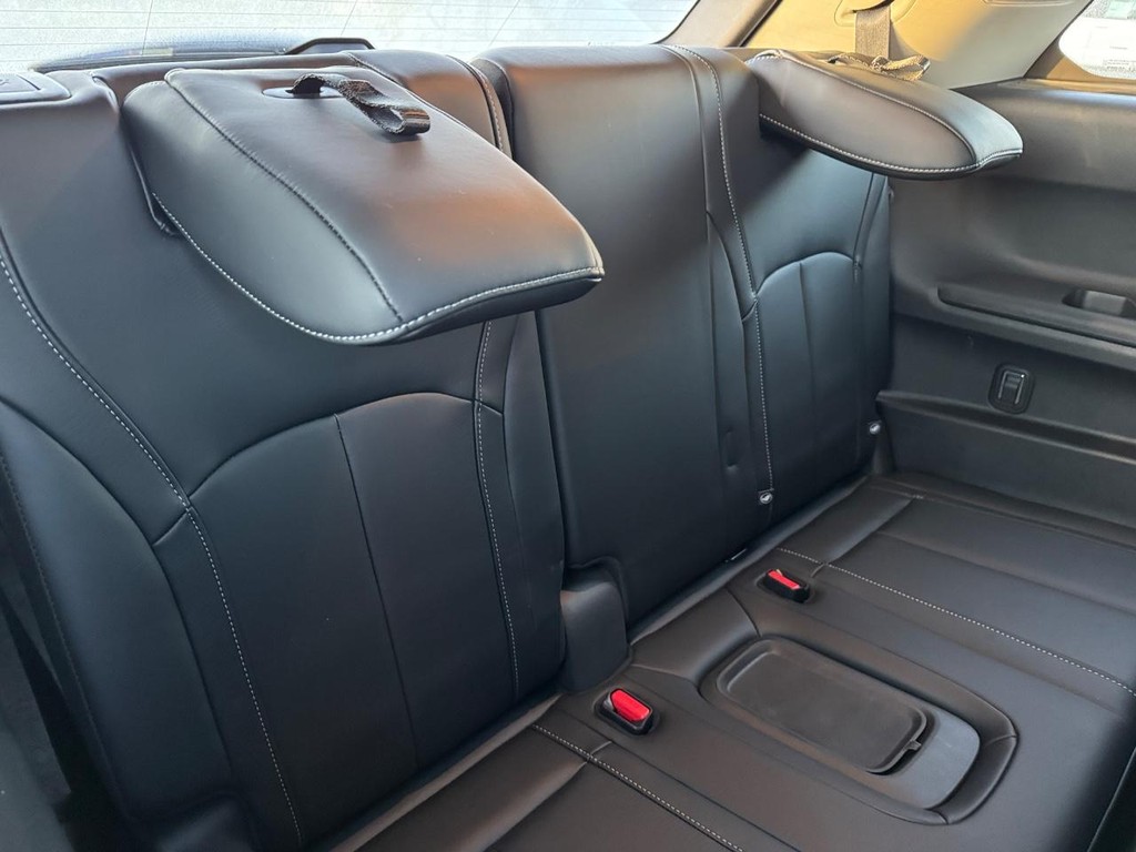 INFINITI QX60 Vehicle Full-screen Gallery Image 14