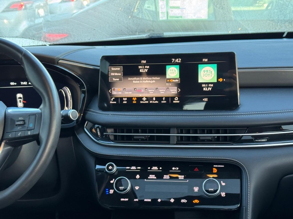 INFINITI QX60 Vehicle Full-screen Gallery Image 18