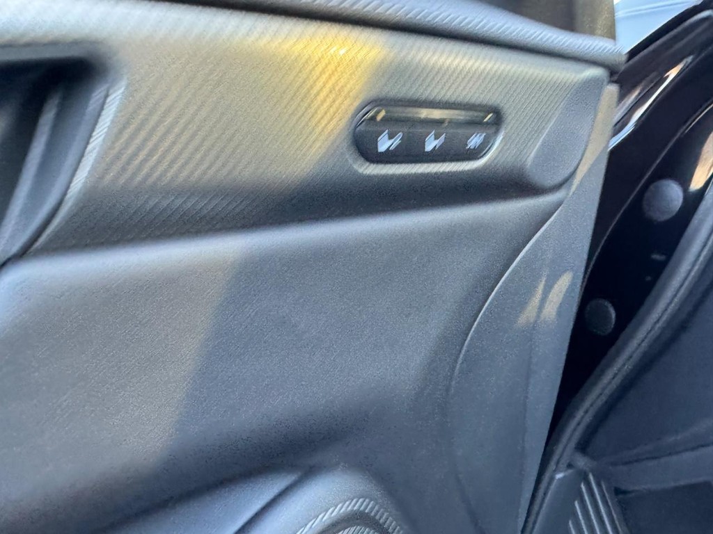 INFINITI QX60 Vehicle Full-screen Gallery Image 22