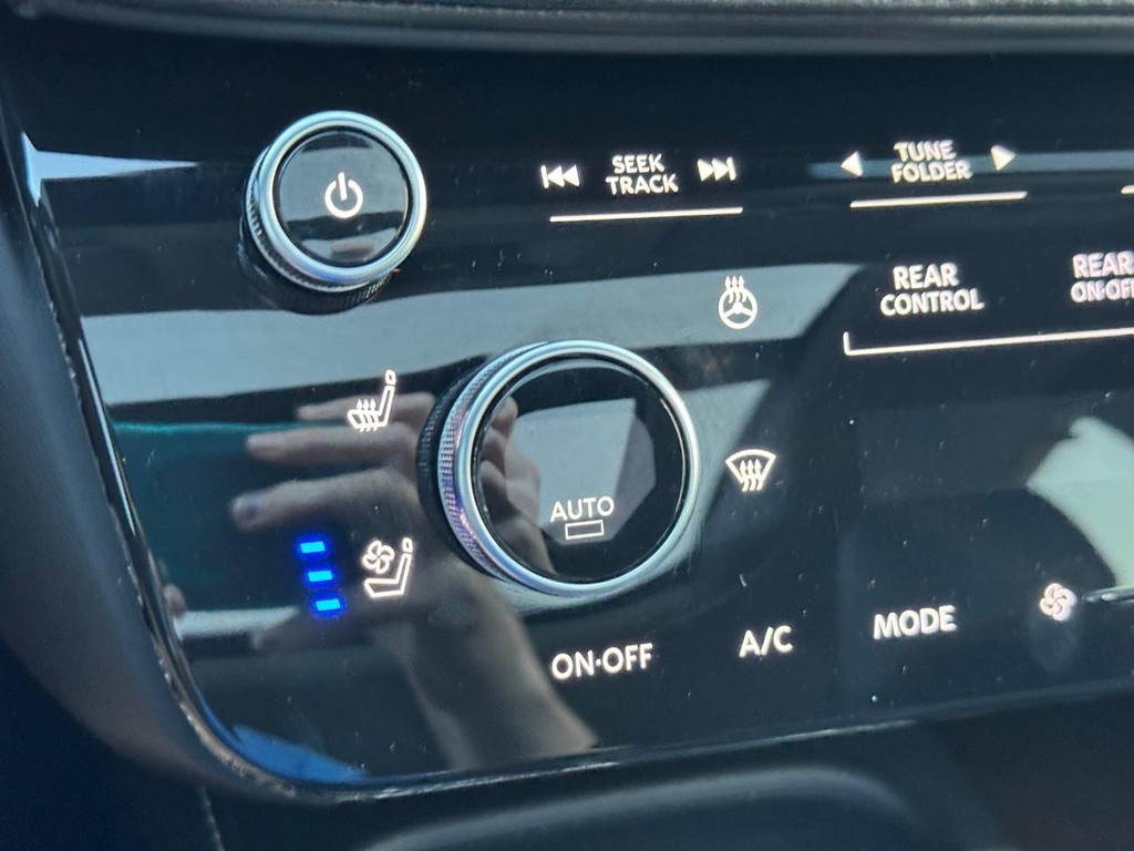 INFINITI QX60 Vehicle Full-screen Gallery Image 26