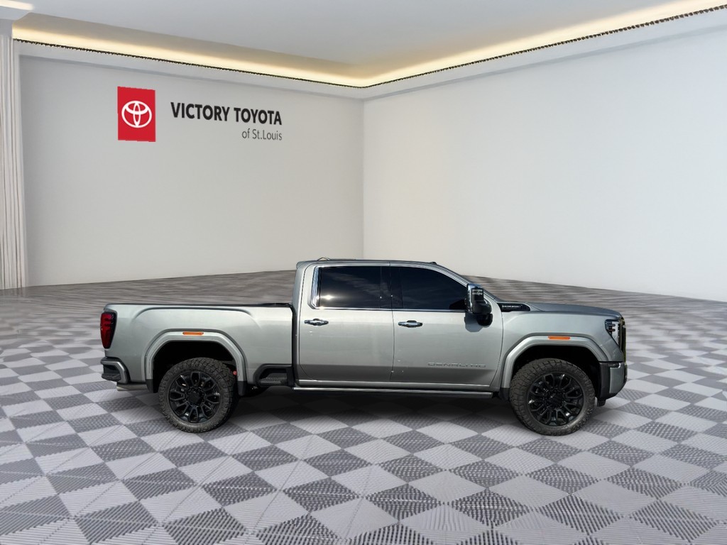 GMC Sierra 2500HD Vehicle Full-screen Gallery Image 02