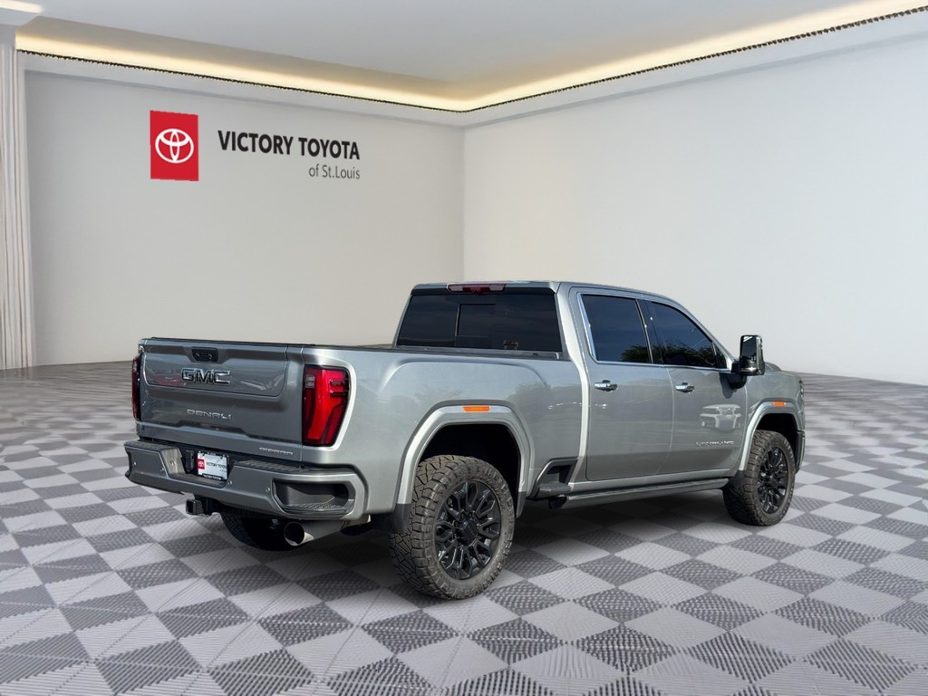 GMC Sierra 2500HD Vehicle Full-screen Gallery Image 03
