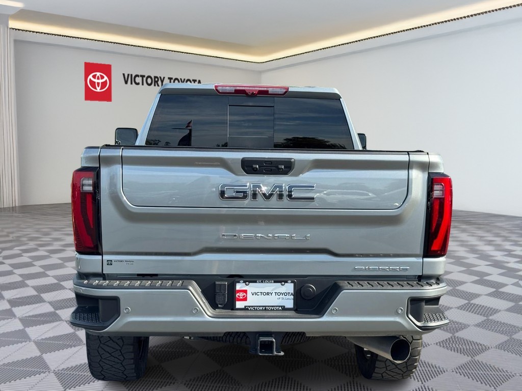 GMC Sierra 2500HD Vehicle Full-screen Gallery Image 04