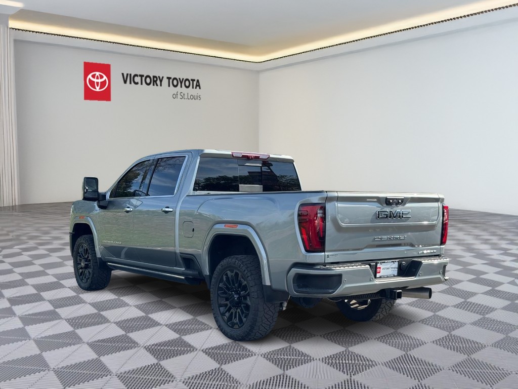 GMC Sierra 2500HD Vehicle Full-screen Gallery Image 06