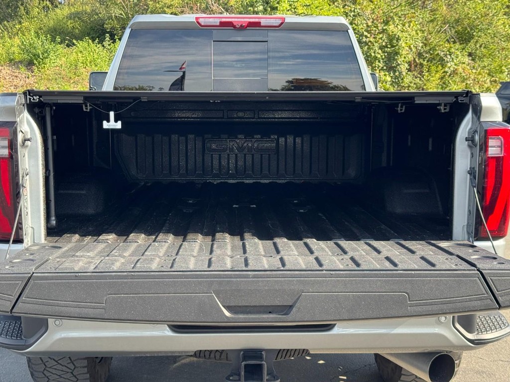 GMC Sierra 2500HD Vehicle Full-screen Gallery Image 09