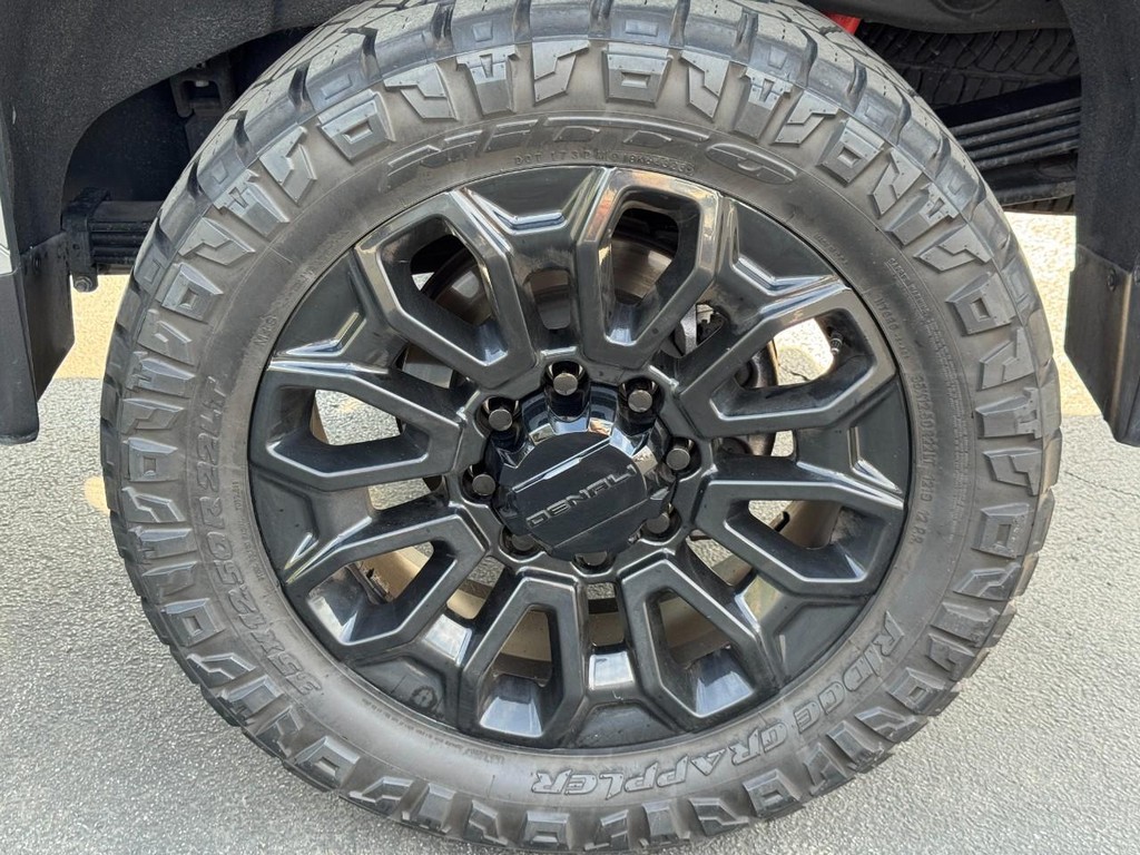 GMC Sierra 2500HD Vehicle Full-screen Gallery Image 12