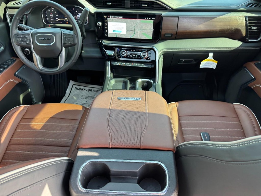 GMC Sierra 2500HD Vehicle Full-screen Gallery Image 13