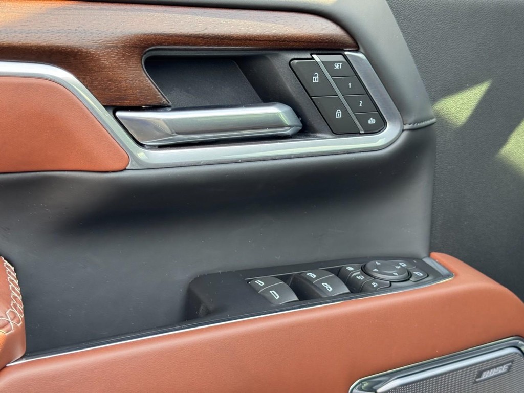 GMC Sierra 2500HD Vehicle Full-screen Gallery Image 20