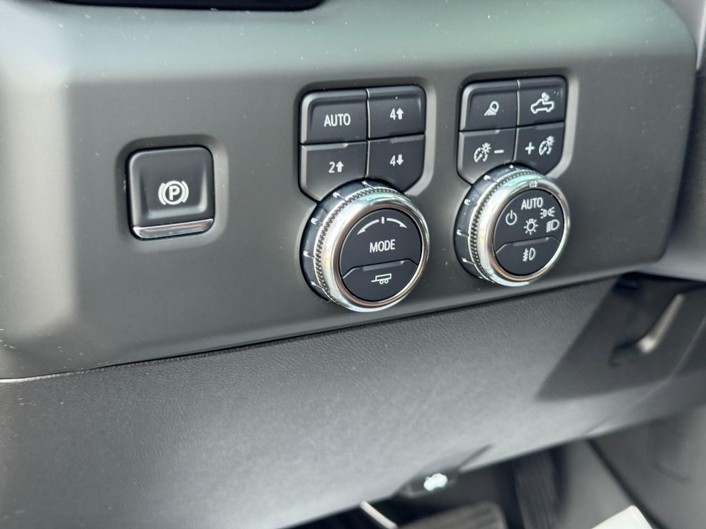 GMC Sierra 2500HD Vehicle Full-screen Gallery Image 21