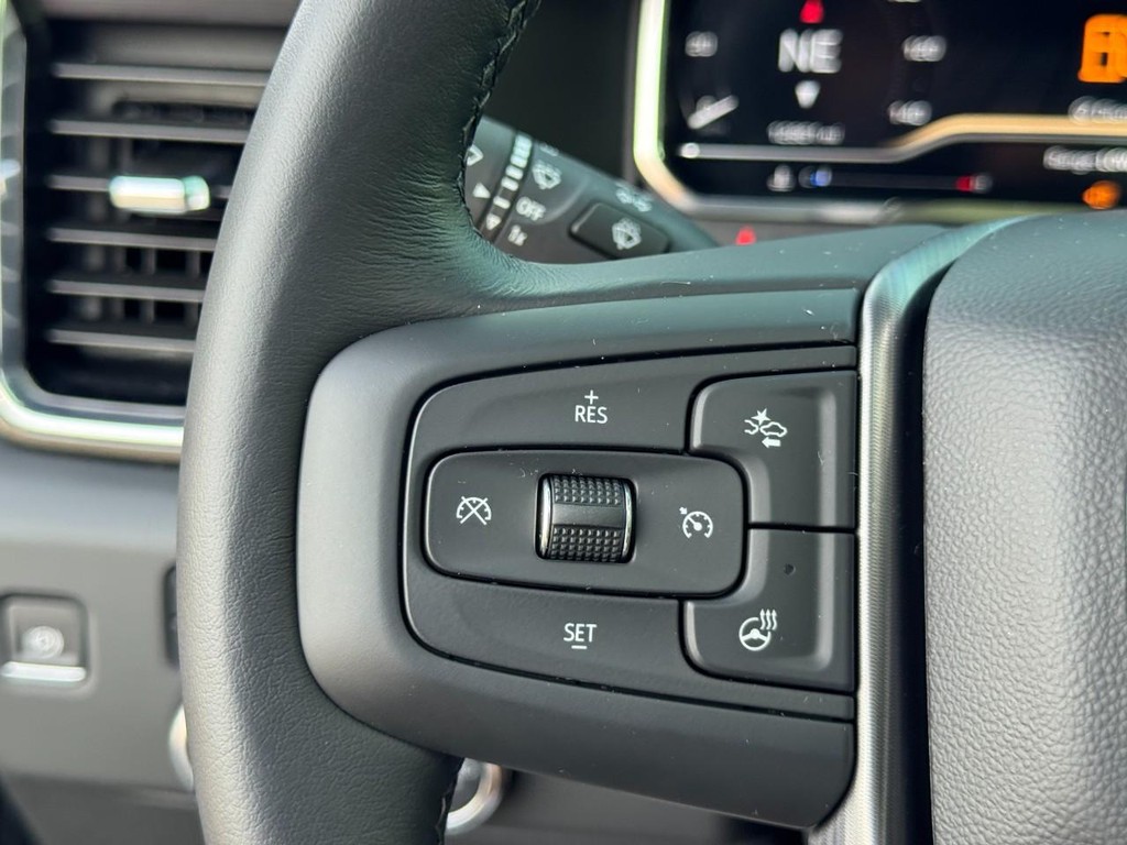 GMC Sierra 2500HD Vehicle Full-screen Gallery Image 22