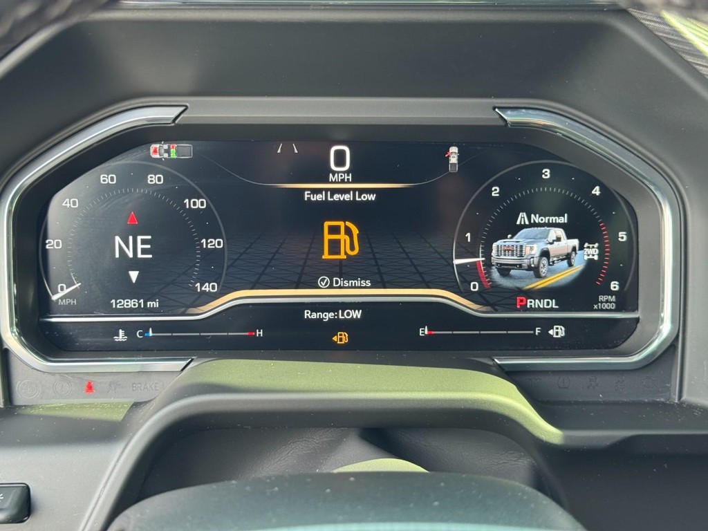 GMC Sierra 2500HD Vehicle Full-screen Gallery Image 24