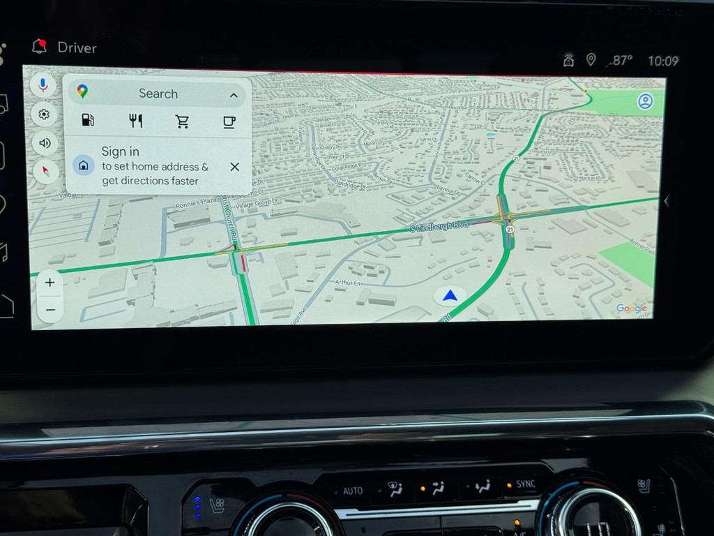 GMC Sierra 2500HD Vehicle Full-screen Gallery Image 25