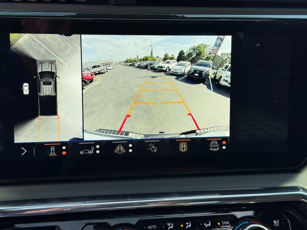 GMC Sierra 2500HD Vehicle Full-screen Gallery Image 26