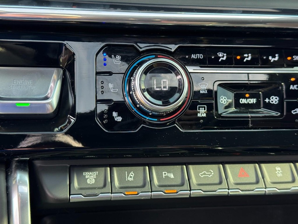 GMC Sierra 2500HD Vehicle Full-screen Gallery Image 27