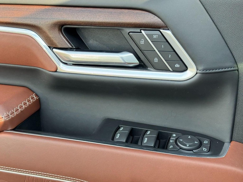 GMC Sierra 2500HD Vehicle Full-screen Gallery Image 28